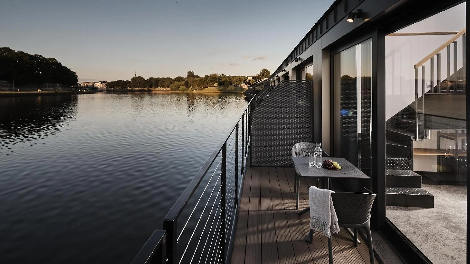 ****  New Port - Premium Floating Aparthotel Krakow Poland