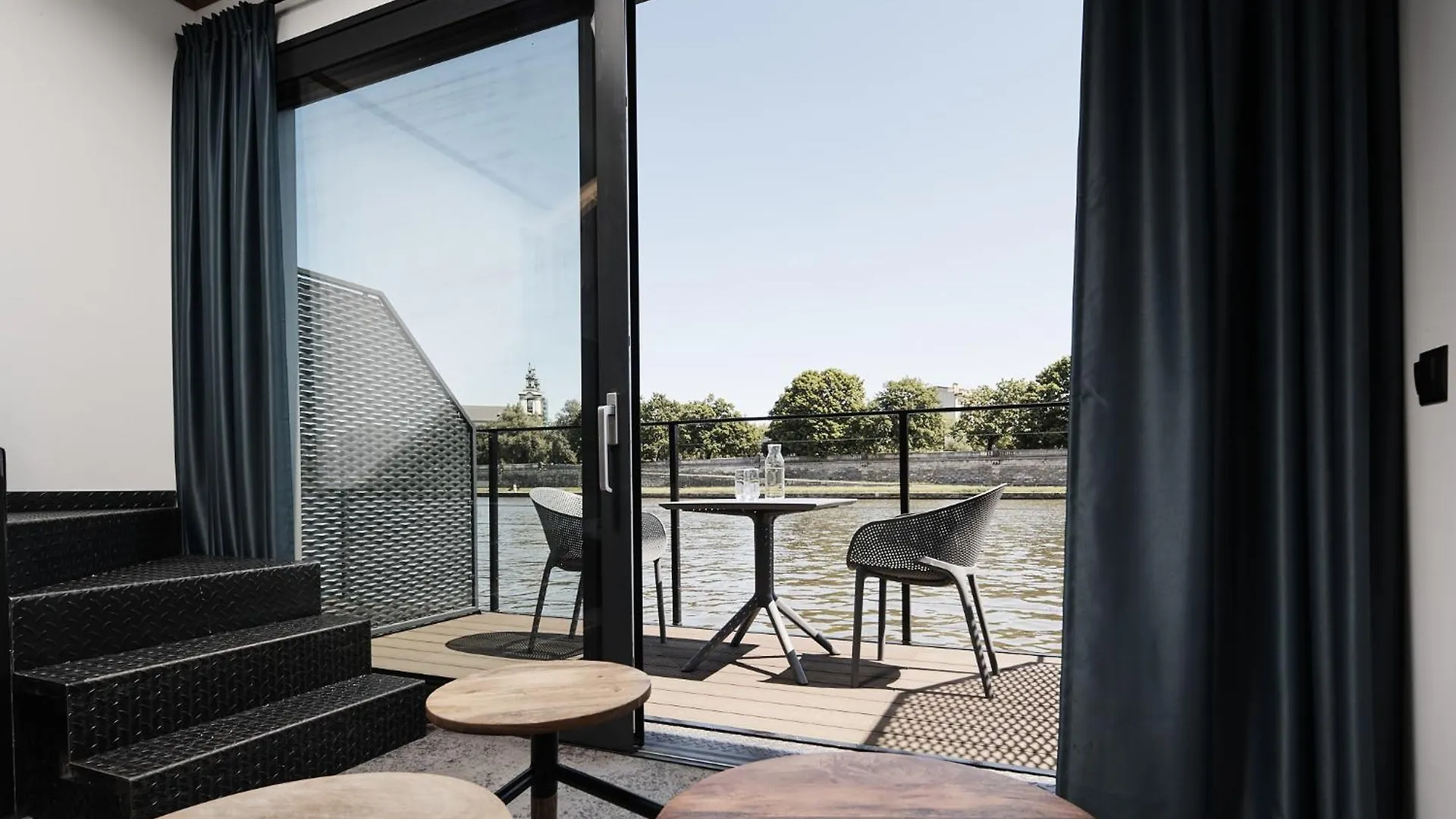 New Port Aparthotel Krakow Polonya